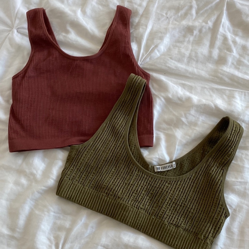 TWO Ribbed sports bras